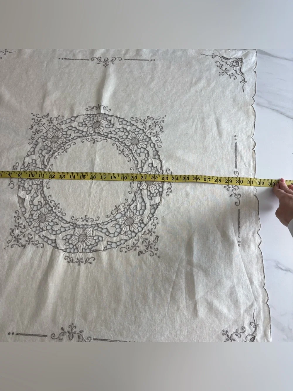 Embroidered Floral Table Linen in Beige/Cream 31x31